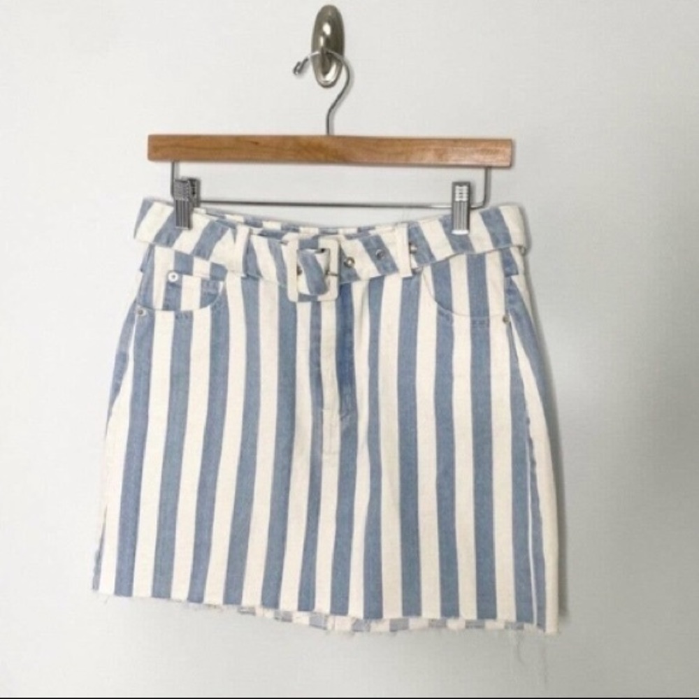 Signature 8 Belted stripe mini denim skirt Size M Light Blue White Stripe